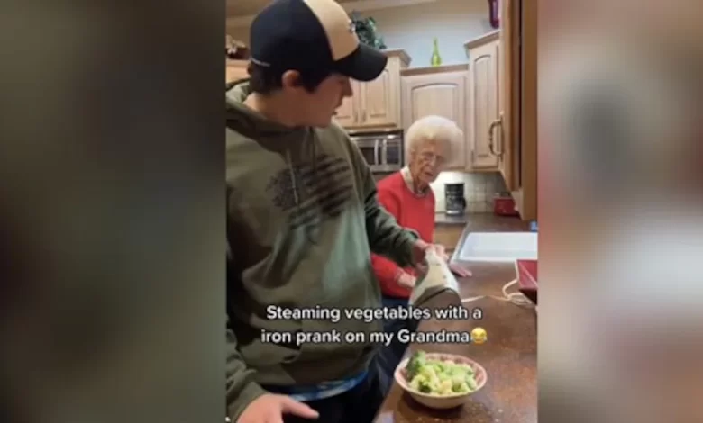 Photo of バイラルビデオ：男性は野菜を蒸すために鉄を使用します。 彼のおばあちゃんの反応は分割でインターネットを持っています